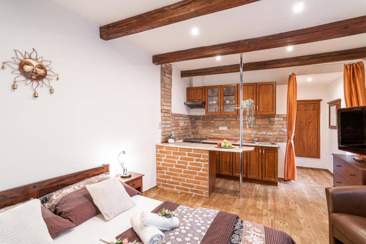 Apartmany In Veritas Mikulov Eksteriør bilde